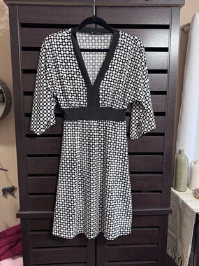 Forever Black and White Geometric V-Neck Midi Dress